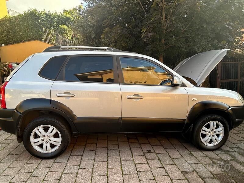 Usata 2010 Hyundai Tucson SUV | 5000 € (Cara) - Immagine 1/4