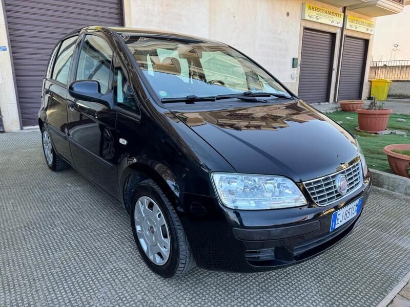 Usata Fiat Idea Dynamic 95 CV (69 kW) 2011 Nero Monovolume