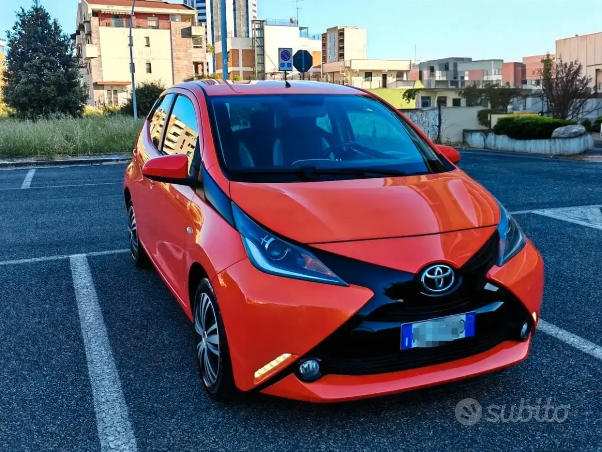 Begagnad Toyota Aygo 69 HK (50 kW) 2015 Halvkombi