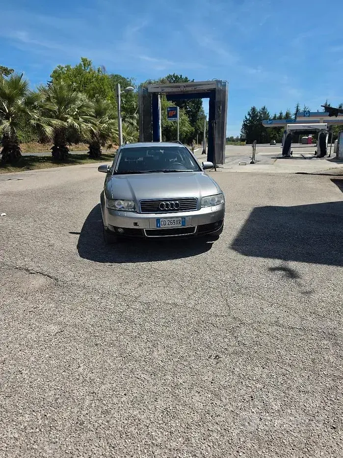 Usata Audi A4 130 CV (95 kW) 2003 Grigio Station wagon