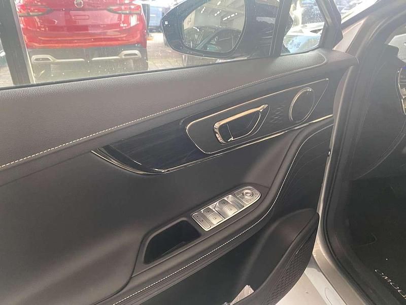 Nuova Omoda 5 224 CV (164 kW) 2025 Khaki white SUV