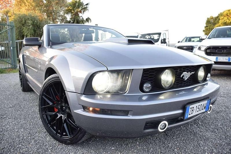 Usata Ford Mustang GT 213 CV (156 kW) 2007 Grigio Cabrio