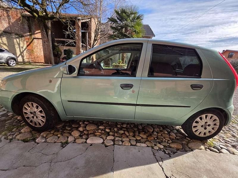 Usata Fiat Punto 80 CV (58 kW) 2000 Utilitaria