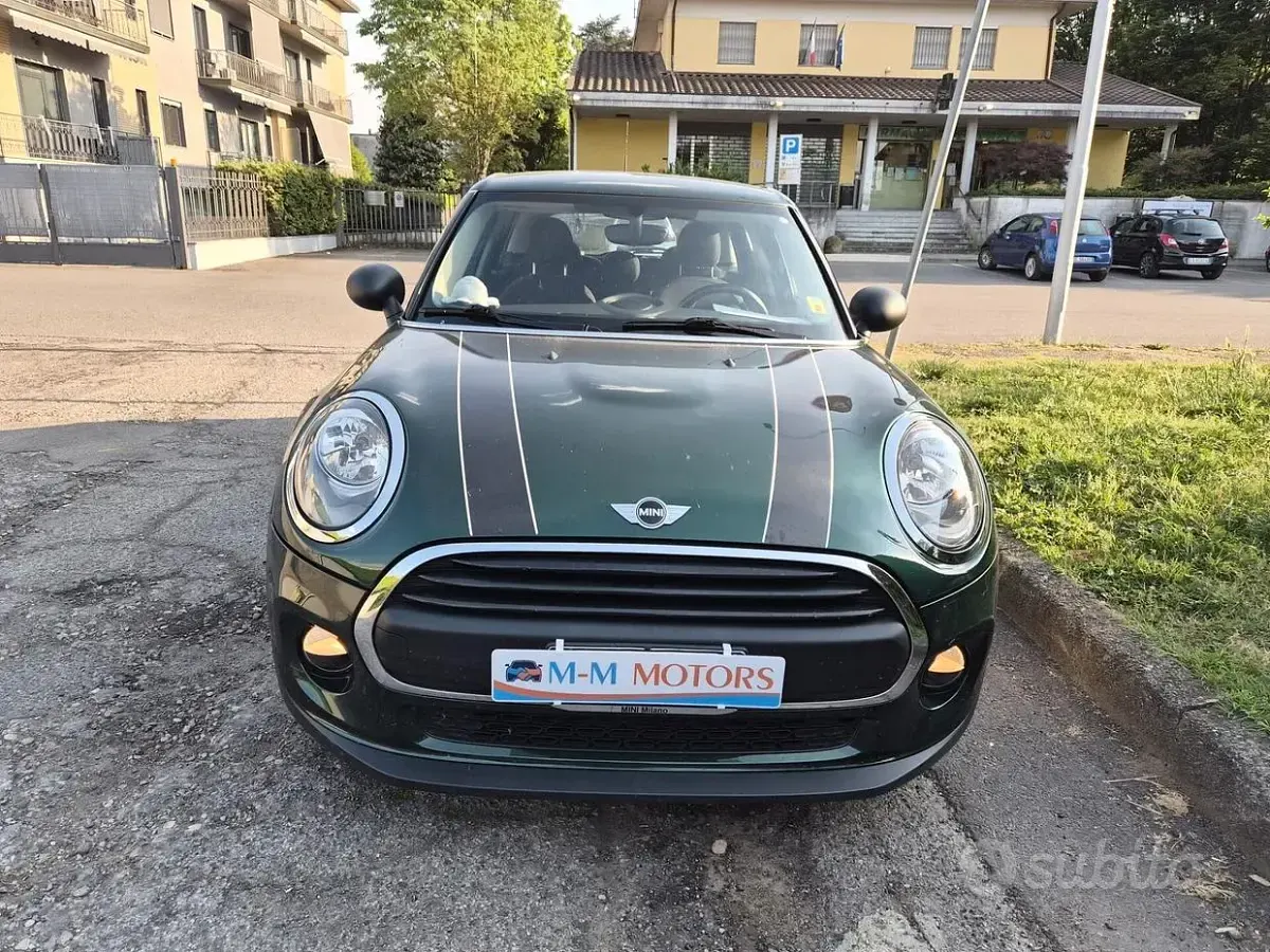 Usata Mini ONE Hype 102 CV (75 kW) 2016 Verde Utilitaria