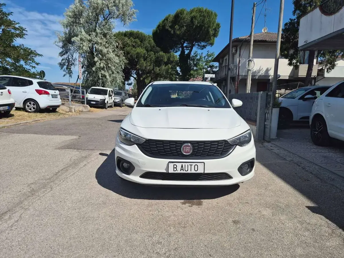 Usata Fiat Tipo Lounge 95 CV (69 kW) 2017 Bianco Berlina