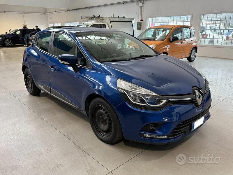 Usata Renault Clio IV Business 90 CV (66 kW) 2019 Blu metallizzato Berlina