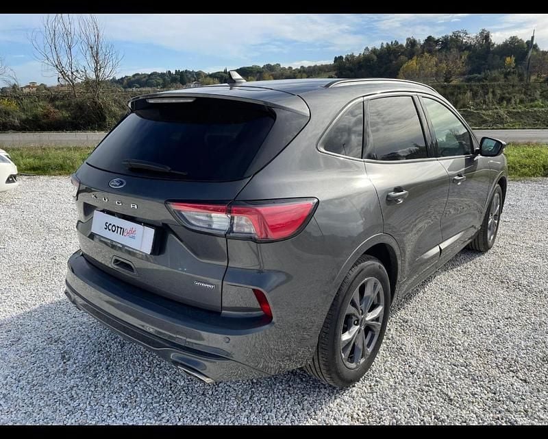 Usata Ford Kuga ST-Line X 152 CV (111 kW) 2022 Grigio SUV
