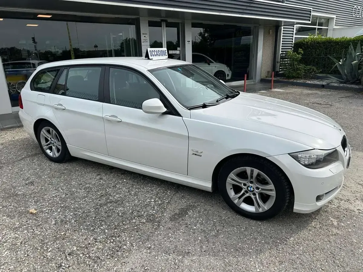 Usata BMW 320 177 CV (130 kW) 2009 Bianco Station wagon