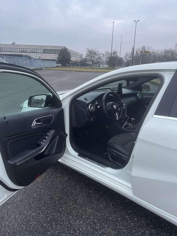 Usata Mercedes A180 122 CV (89 kW) 2013 Berlina