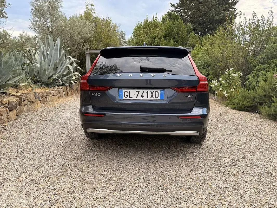 Usata Volvo V60 CC Plus 197 CV (144 kW) 2022 Station wagon