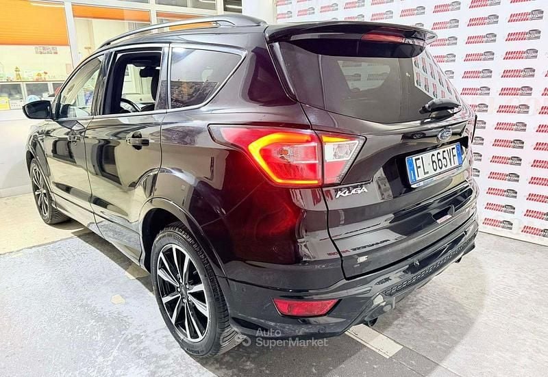 Usata Ford Kuga ST-Line 150 CV (110 kW) 2017 Nero SUV