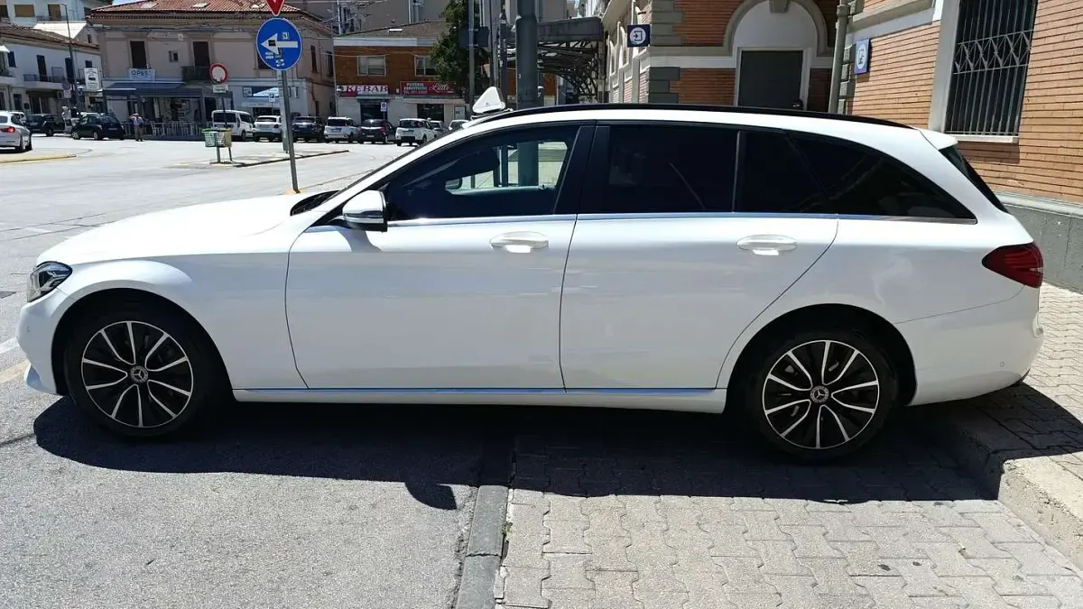 Usata Mercedes C220 Business 194 CV (142 kW) 2019 Bianco Station wagon