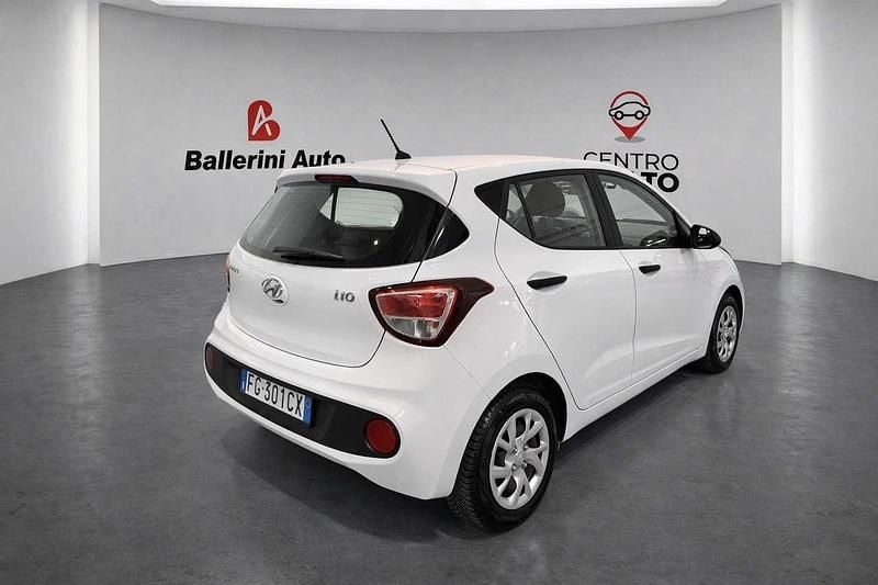 Usata Hyundai i10 Comfort 67 CV (49 kW) 2017 Bianco Utilitaria