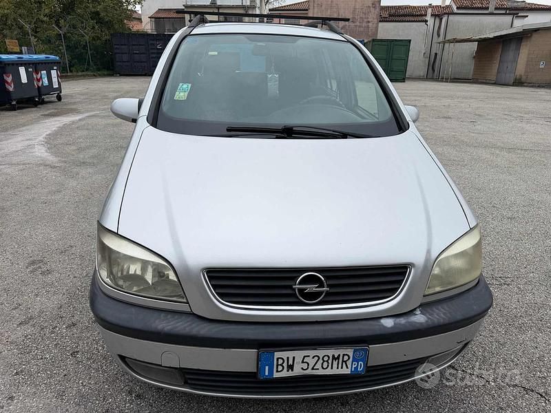Usata Opel Zafira 125 CV (91 kW) 2002 Grigio Monovolume