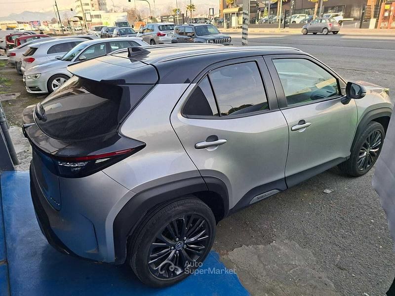 Usata Toyota Yaris Cross 116 CV (85 kW) 2022 Argento SUV