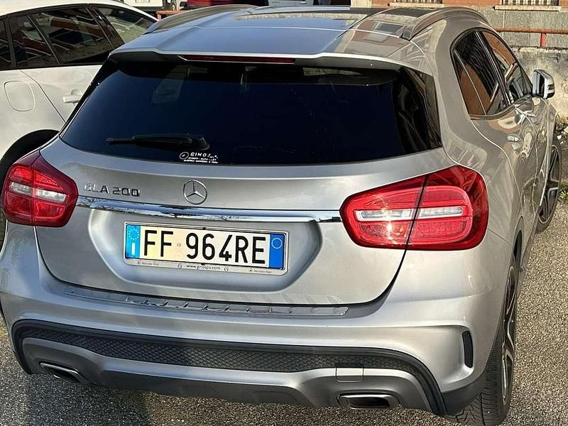 Usata Mercedes GLA200 Premium 156 CV (114 kW) 2016 Argento SUV