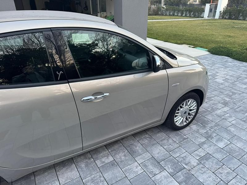 Usata Lancia Ypsilon 80 CV (58 kW) 2013 Utilitaria