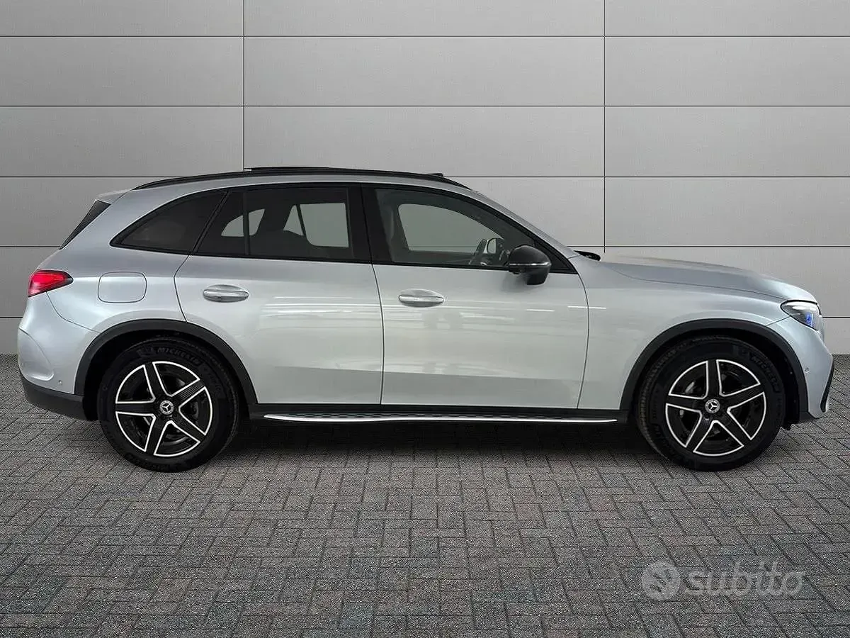 Usata Mercedes GLC220 AMG Line Premium Plus 197 CV (144 kW) 2023 Grigio SUV