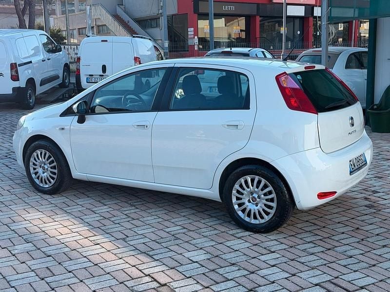 Usata Fiat Punto Street 75 CV (55 kW) 2014 Bianco Berlina