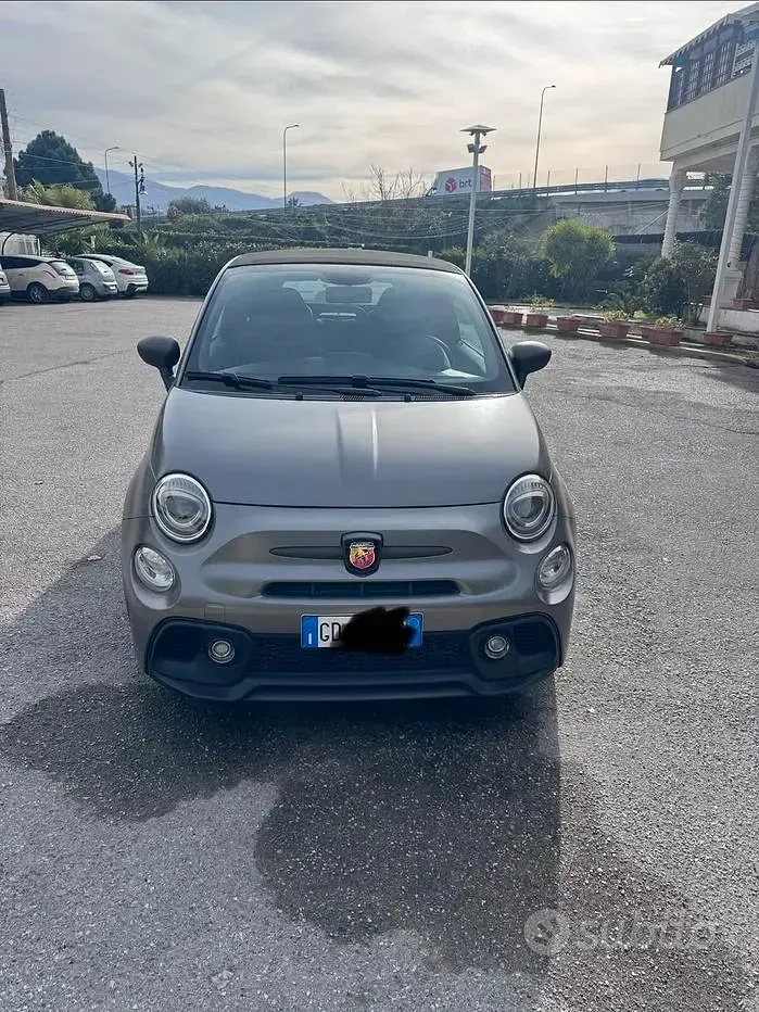 Usata Abarth 595C 180 CV (132 kW) 2021 Grigio Cabrio