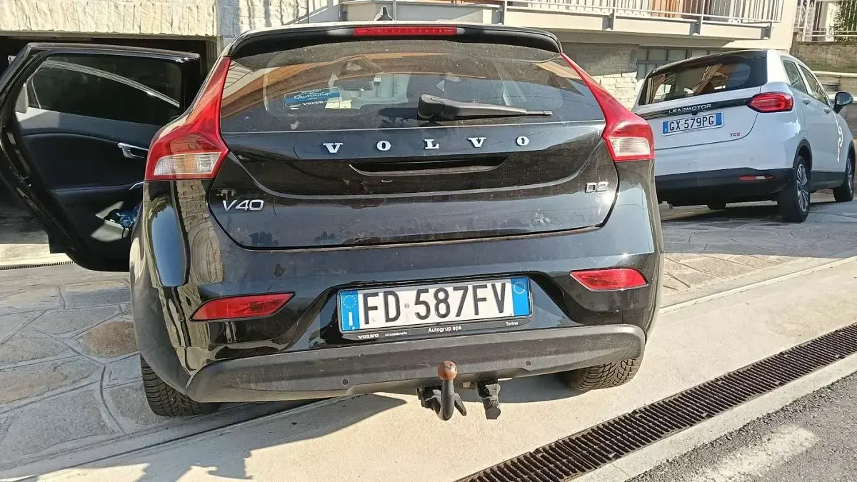 Usata Volvo V40 Ocean Race 120 CV (88 kW) 2016 Berlina