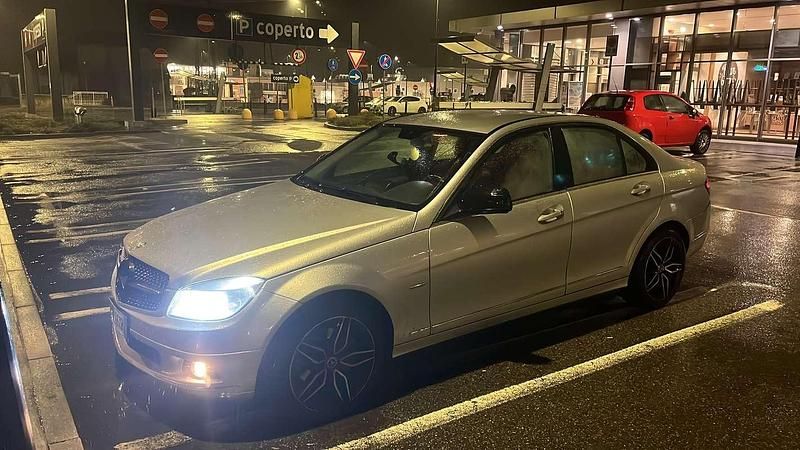 Usata Mercedes C220 Avantgarde 170 CV (125 kW) 2008 Berlina