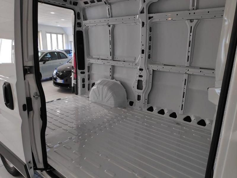 Usado Fiat Ducato 33 119 HP (87 kW) 2024 Branco Van