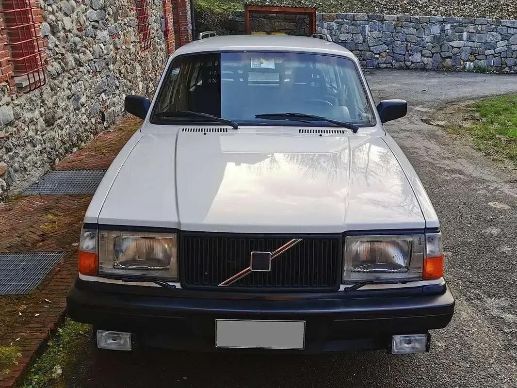 Usata Volvo Polar 109 CV (80 kW) 1993 Bianco Station wagon