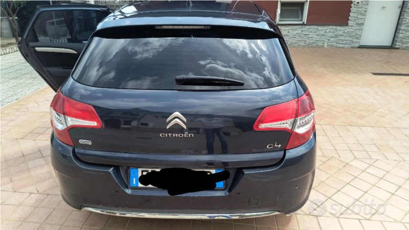 Blu Usata 2013 Citroën C4 Tre volumi | 4600 € (Buon prezzo) - Immagine 1/4