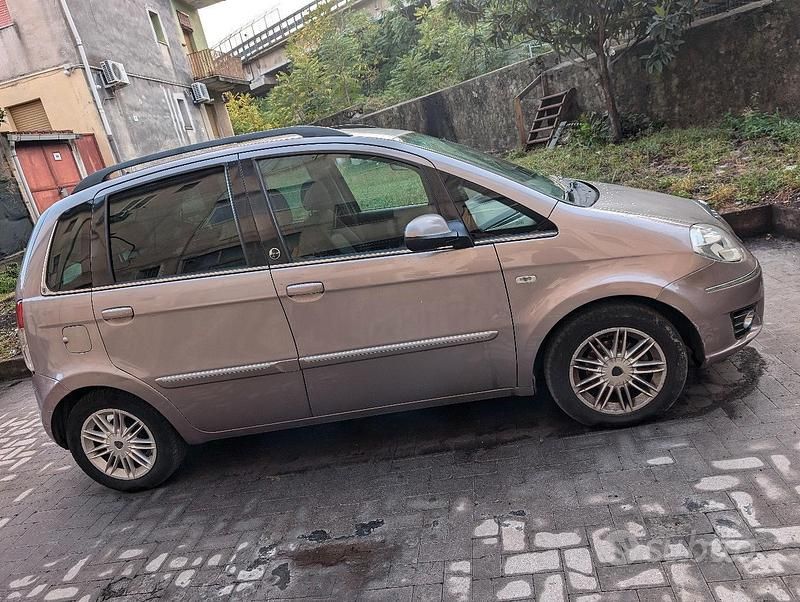 Usata Lancia Musa 77 CV (56 kW) 2010 Monovolume