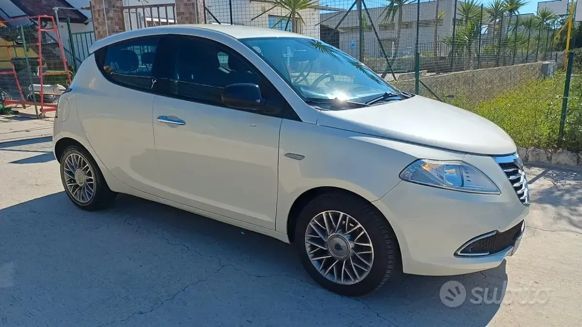 Usata Lancia Ypsilon S 95 CV (69 kW) 2012 Beige Utilitaria