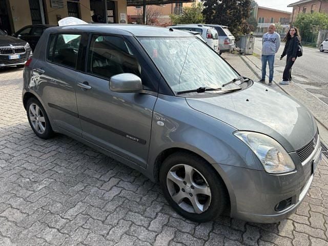 Usata Suzuki Swift GLX 69 CV (50 kW) 2005 Grigio(met.) Utilitaria