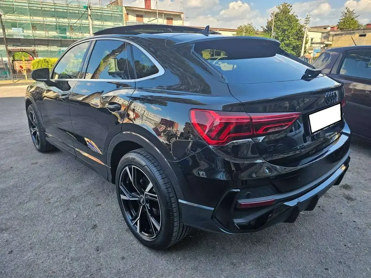 Usata Audi Q3 Black Edition 150 CV (110 kW) 2024 Nero mythos metallizzato SUV