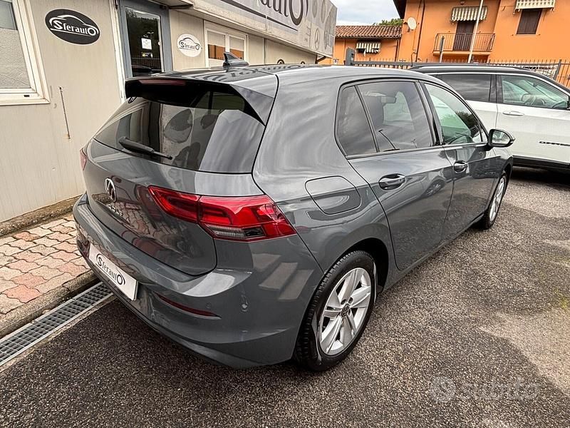 Usata VW Golf VII Life 150 CV (110 kW) 2020 Grigio Berlina