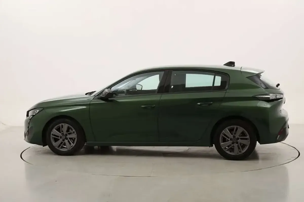 Occasion Peugeot 308 Active 131 ch (96 kW) 2022 Vert Berline