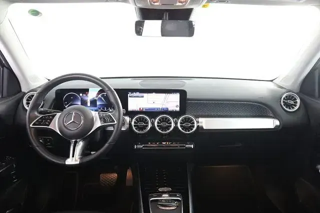 Usata Mercedes GLB200 Advanced 150 CV (110 kW) 2025 Argento SUV