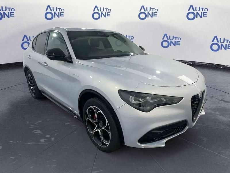 Grigio Usata 2024 Alfa Romeo Stelvio Veloce SUV | 38.990 € (Buon prezzo) - Immagine 1/3