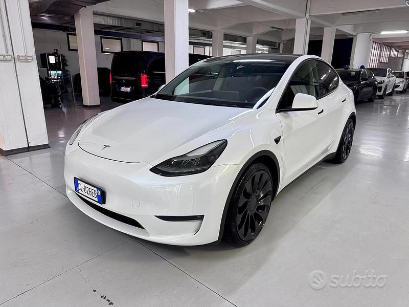 Usata Tesla Model Y Performance 392 kW (534 CV) 2022 Bianco SUV