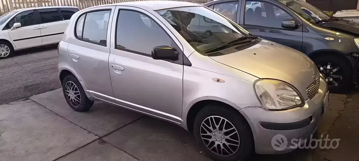 Usata Toyota Yaris 65 CV (47 kW) 2004 Utilitaria