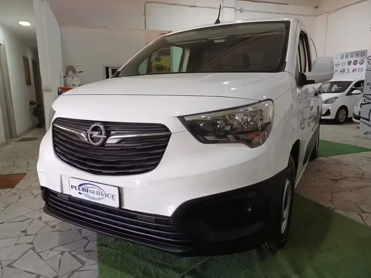 Usata Opel Combo 130 CV (95 kW) 2020 Bianco Monovolume