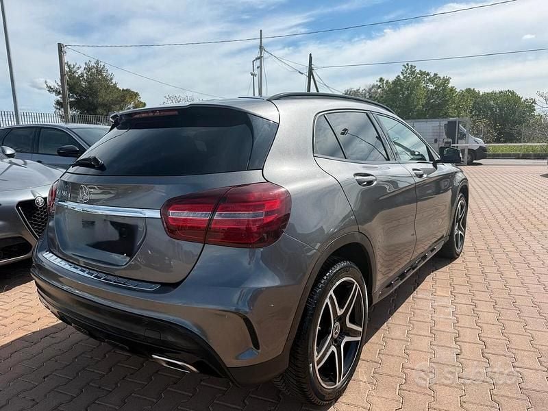Usata Mercedes GLA200 Business 136 CV (100 kW) 2018 Grigio SUV