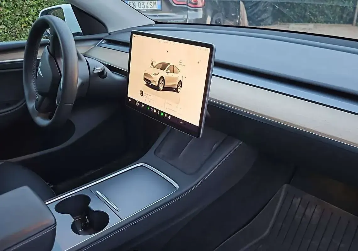 Usata Tesla Model Y RWD 88 kW (120 CV) 2022 Bianco SUV