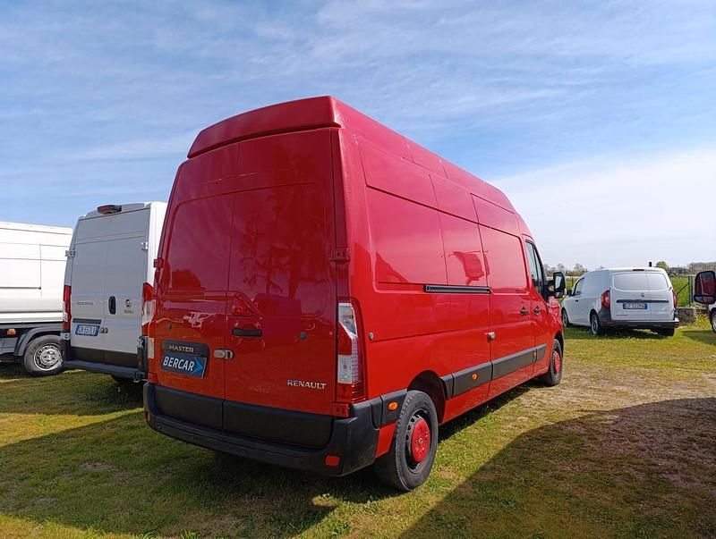 Usata Renault Master 150 CV (110 kW) 2022 Rosso Furgone