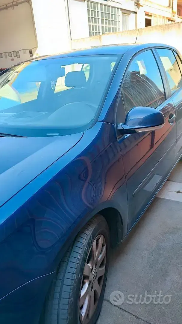 Usata VW Golf IV 105 CV (77 kW) 2005 Blu Berlina