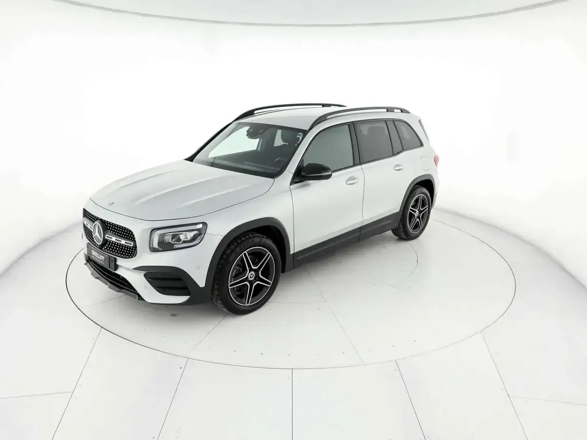 Usata Mercedes GLB180 Premium 116 CV (85 kW) 2023 Argento SUV