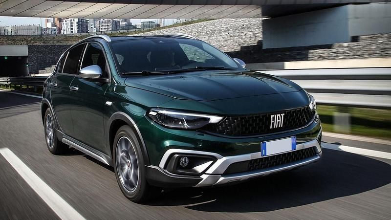 Usata Fiat Tipo Cross 131 CV (96 kW) 2024 Rosso passione Berlina