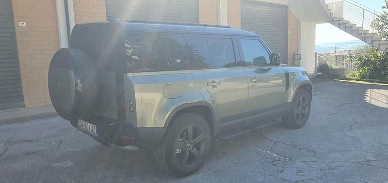Usata Land Rover Defender SE Dynamic 199 CV (146 kW) 2024 Grigio SUV