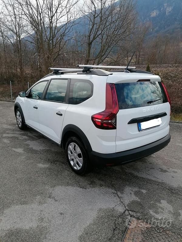 Usata Dacia Jogger 91 CV (66 kW) 2024 Bianco Monovolume