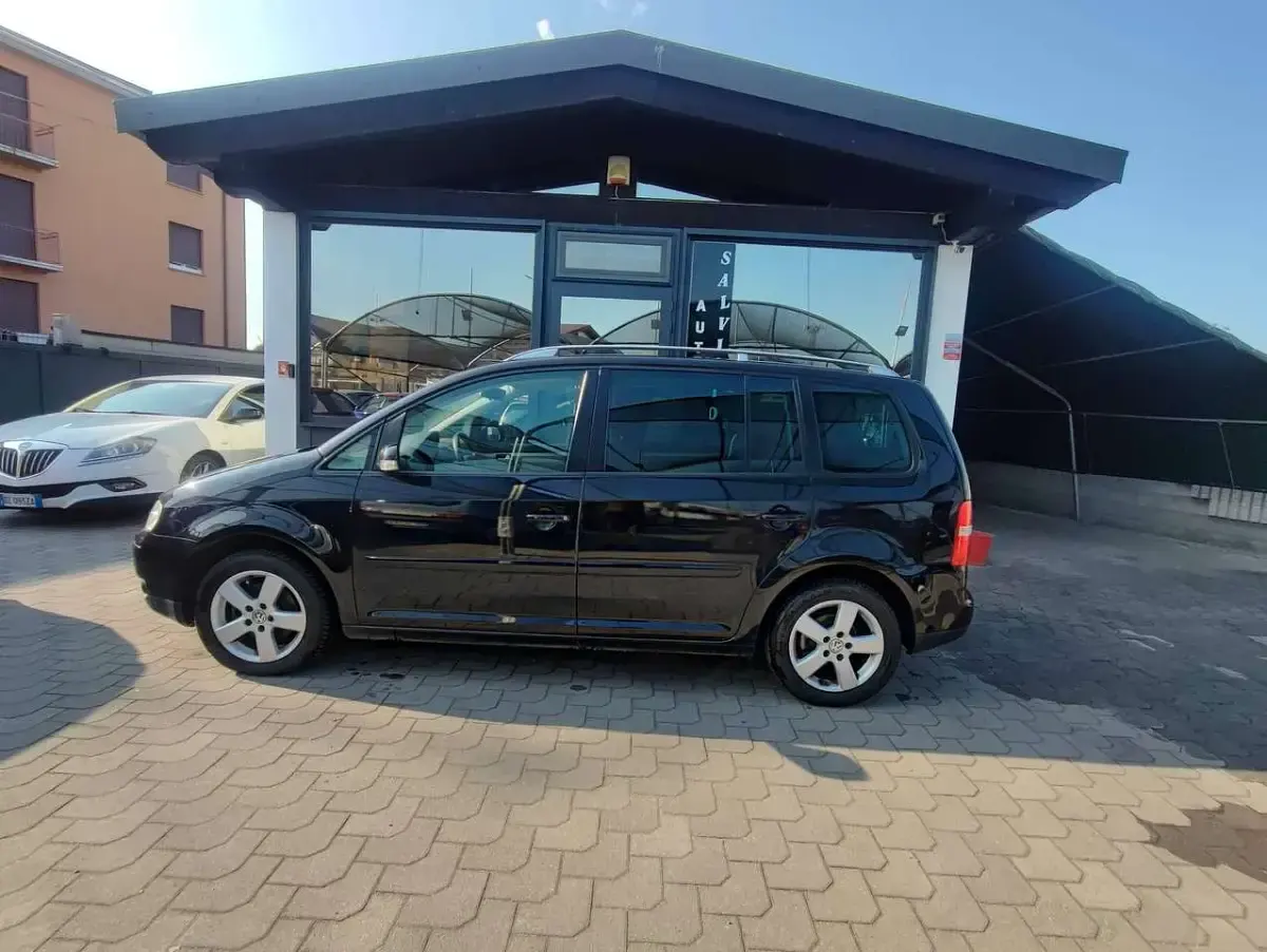 Usata VW Touran Highline 140 CV (102 kW) 2005 Nero Monovolume