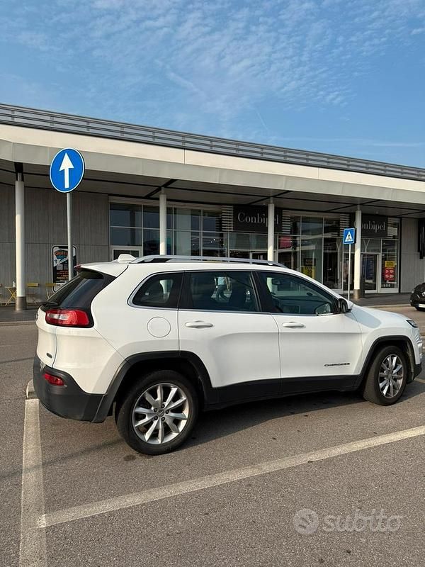 Usata Jeep Cherokee 140 CV (102 kW) 2015 Bianco SUV